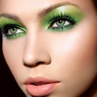 Простой макияж с зелеными тенями thumbnail
